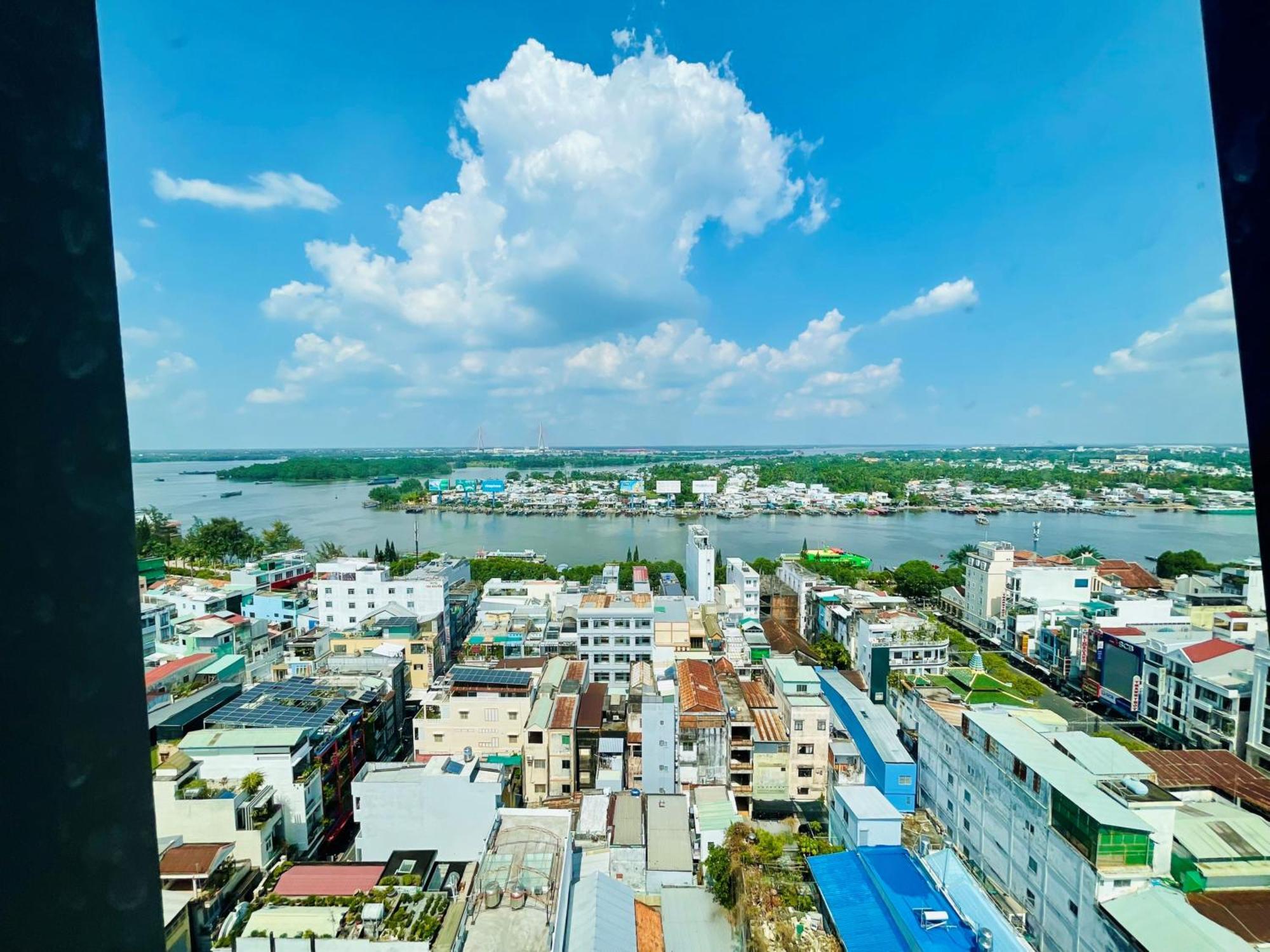 Wink Hotel Can Tho Ninh Kieu Wharf - 24Hrs Stay & Rooftop Pool Bar Exterior photo